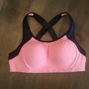 VS Adjustable Strap Sports Bra